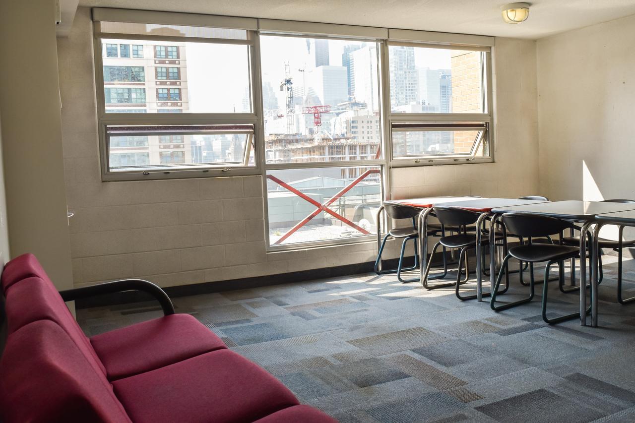 Toronto Metropolitan University- Pitman Hall Residence Екстериор снимка